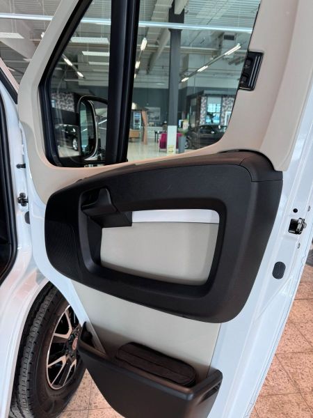 En venta Fiat Capron T68 Cámara Automática Toldo de garaje LED Blanco 2018 Santa Cruz de Tenerife foto 15