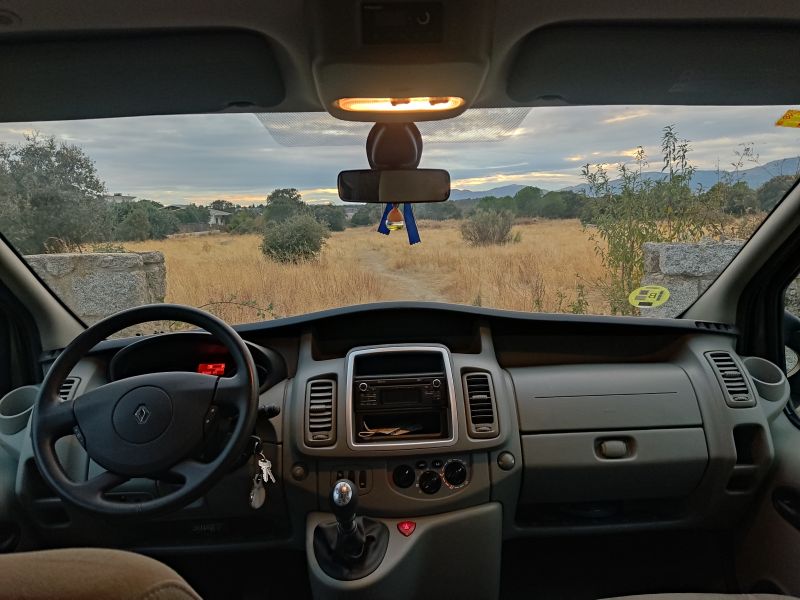 En venta Renault Trafic Generation Privilege dCi 115  Negro 2014 Madrid foto 4