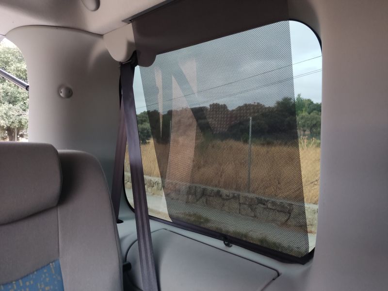 En venta Renault Trafic Generation Privilege dCi 115  Negro 2014 Madrid foto 7