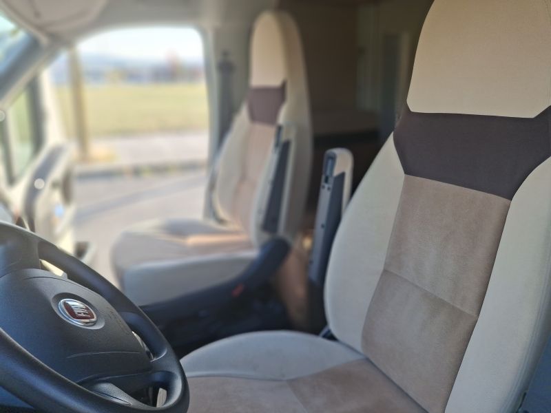 En venta Bürstner IXEO IT 734 Metálico 2012 Navarra foto 6