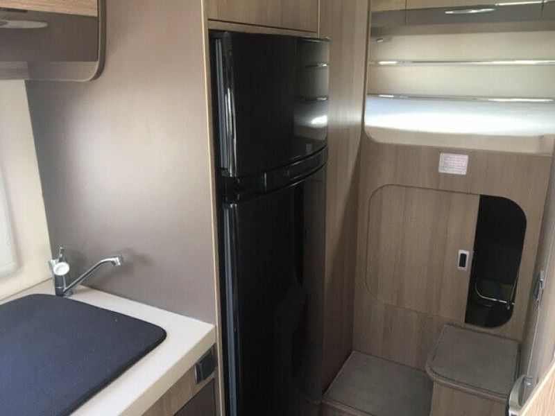 En venta Ford Wohnmobil Challenger C394 Genisis - 30.000,00 EUR Blanco 2016 Madrid foto 7