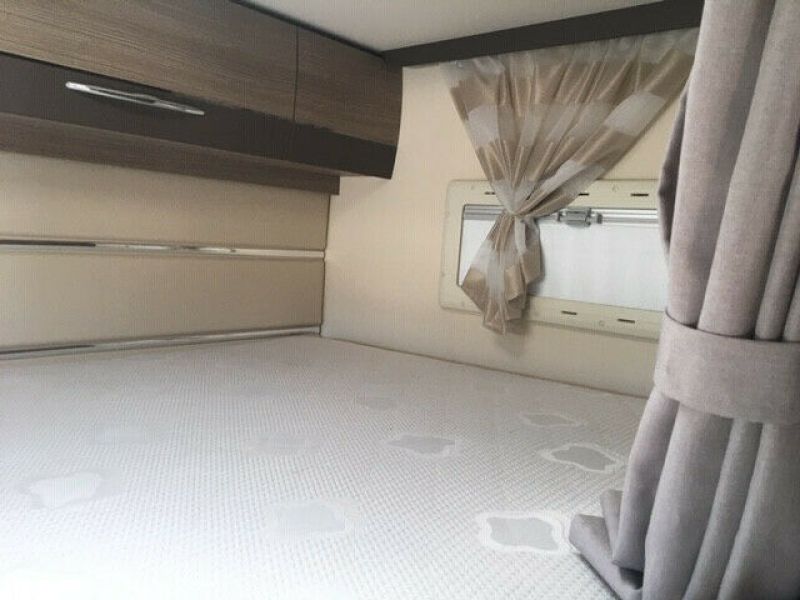 En venta Ford Wohnmobil Challenger C394 Genisis - 30.000,00 EUR Blanco 2016 Madrid foto 14