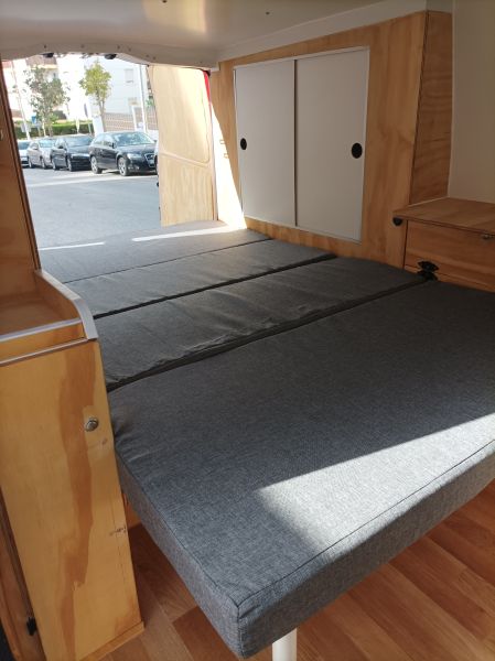 En venta Mercedes-Benz Vito Rojo 2017 Málaga foto 3