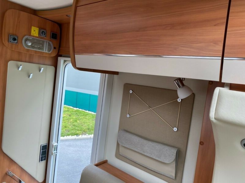 En venta Hymer / Eriba / Hymercar T678 Blanco 2014 Madrid foto 13