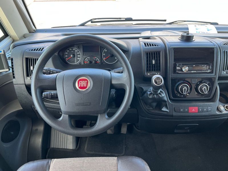 En venta Knaus Sky I 650 LEG  Blanco 2012 Madrid foto 5