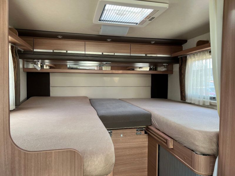 En venta Knaus Sky I 650 LEG  Blanco 2012 Madrid foto 8