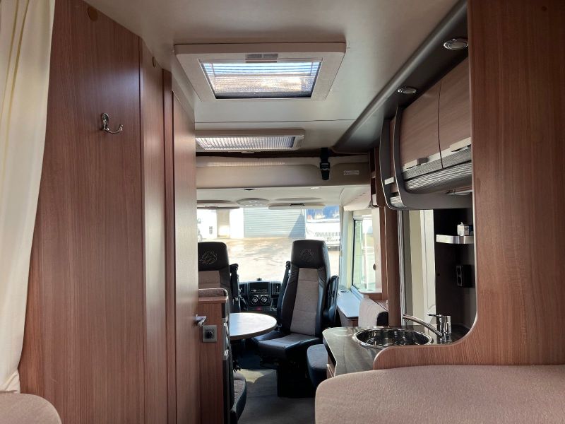 En venta Knaus Sky I 650 LEG  Blanco 2012 Madrid foto 11