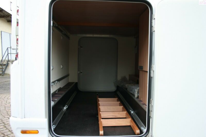 En venta Knaus Sky Wave 650 MG Gris 2015 Madrid foto 6