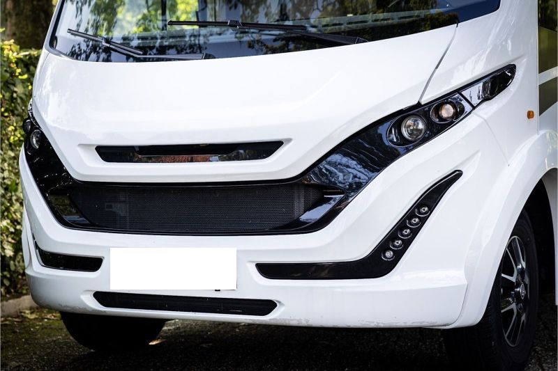 En venta McLouis KARAT 873 2.2 HDI 165 PK Dakairco Blanco 2023 Madrid foto 2