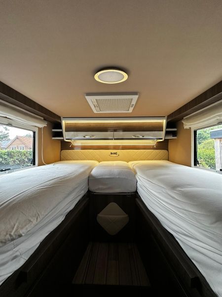 En venta McLouis KARAT 873 2.2 HDI 165 PK Dakairco Blanco 2023 Madrid foto 5