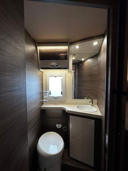 En venta McLouis KARAT 873 2.2 HDI 165 PK Dakairco Blanco 2023 Madrid foto 8