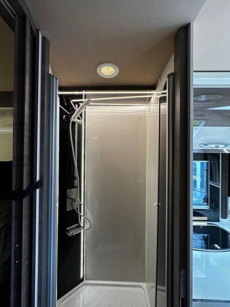 En venta McLouis KARAT 873 2.2 HDI 165 PK Dakairco Blanco 2023 Madrid foto 11