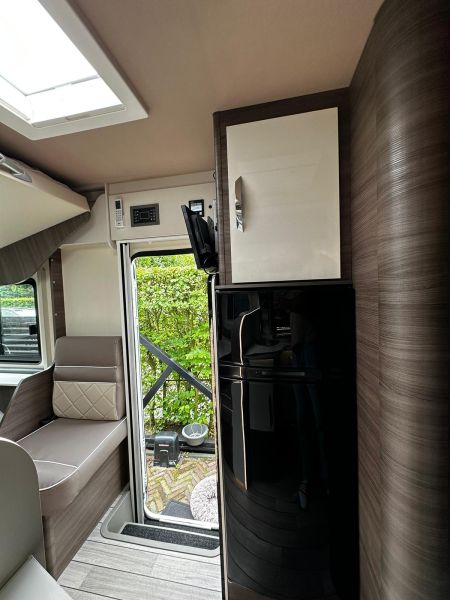 En venta McLouis KARAT 873 2.2 HDI 165 PK Dakairco Blanco 2023 Madrid foto 12