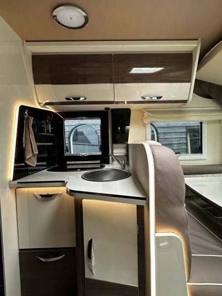 En venta McLouis KARAT 873 2.2 HDI 165 PK Dakairco Blanco 2023 Madrid foto 13