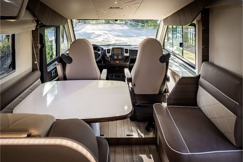 En venta McLouis KARAT 873 2.2 HDI 165 PK Dakairco Blanco 2023 Madrid foto 20