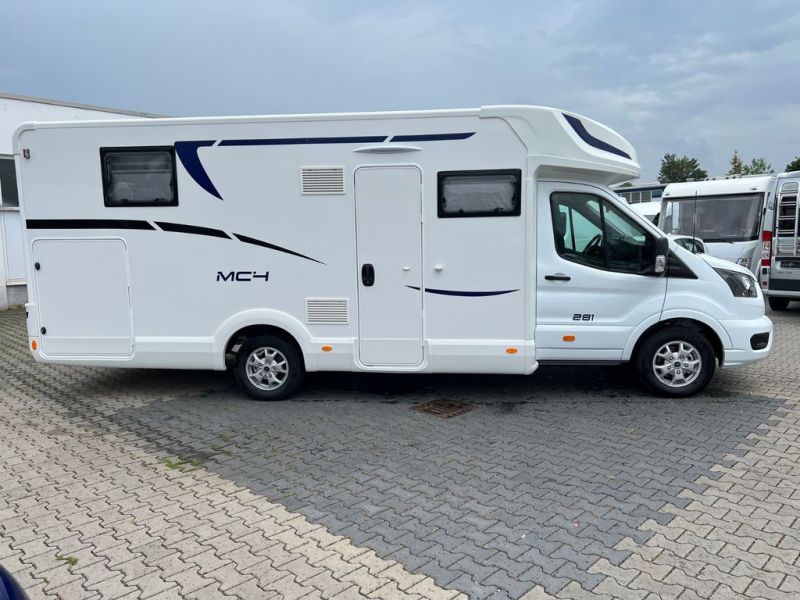 En venta McLouis MC 4 281 Blanco 2022 Madrid foto 6