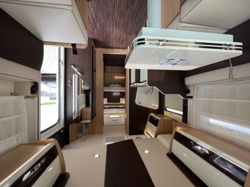 En venta McLouis MC 4 281 Blanco 2022 Madrid foto 10