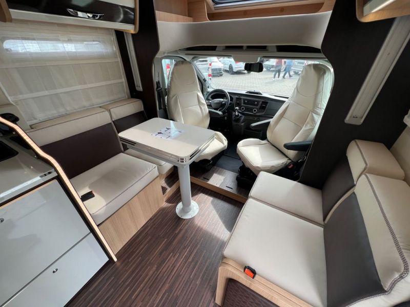 En venta McLouis MC 4 281 Blanco 2022 Madrid foto 11