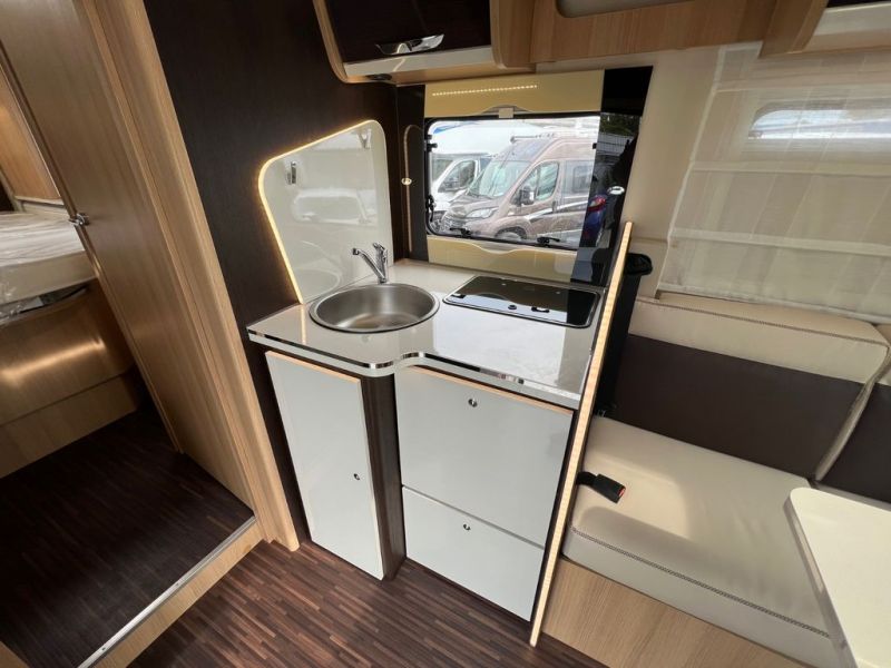 En venta McLouis MC 4 281 Blanco 2022 Madrid foto 18