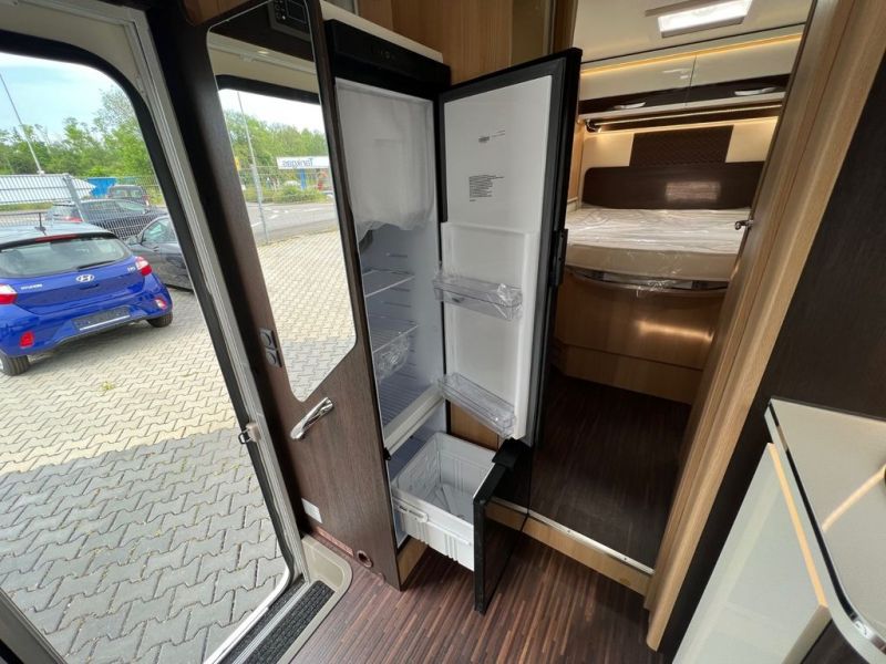 En venta McLouis MC 4 281 Blanco 2022 Madrid foto 19