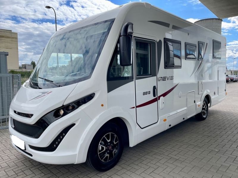 En venta McLouis NEVIS 881G Blanco 2020 Madrid foto 3