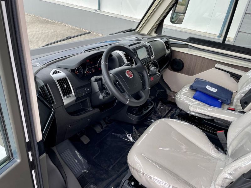 En venta McLouis NEVIS 881G Blanco 2020 Madrid foto 7