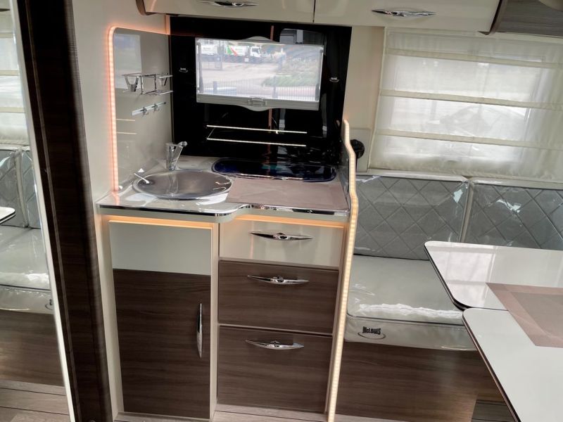 En venta McLouis NEVIS 881G Blanco 2020 Madrid foto 10