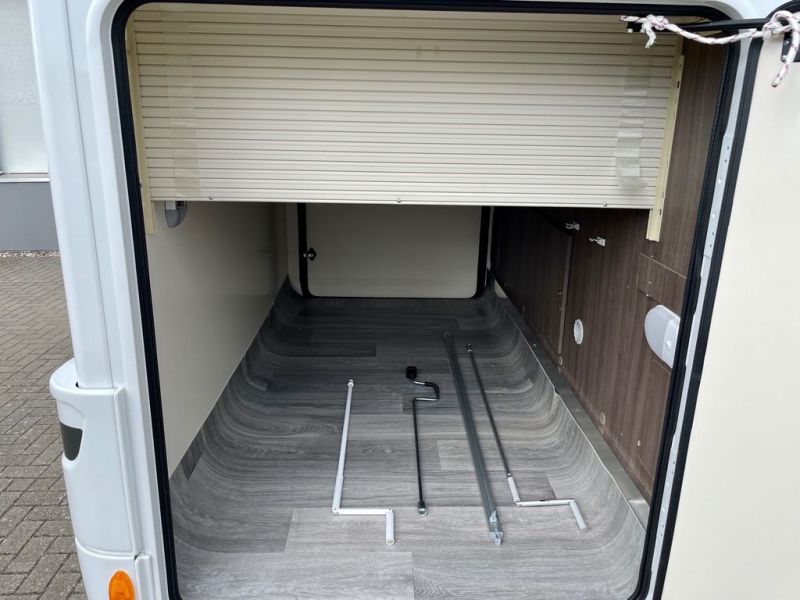 En venta McLouis NEVIS 881G Blanco 2020 Madrid foto 20