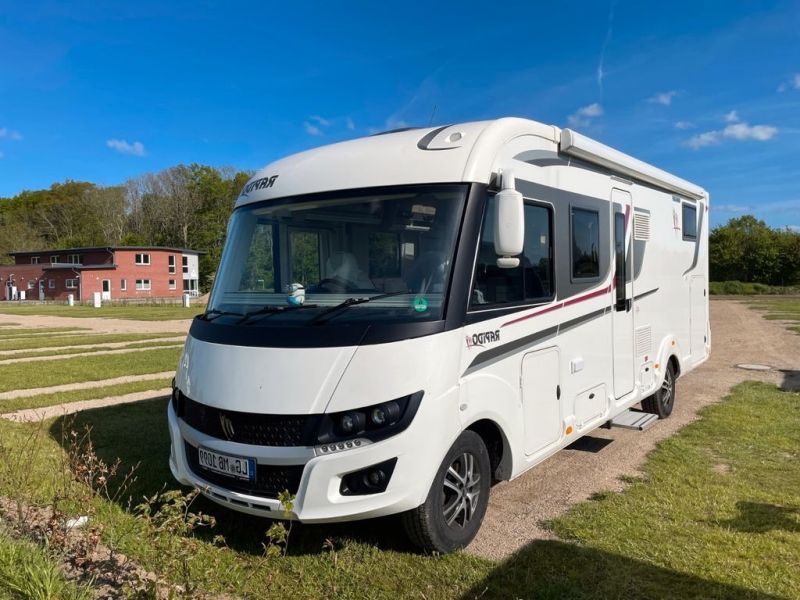 En venta Rapido 8066DF Premium Edition Blanco 2019 Madrid foto 1