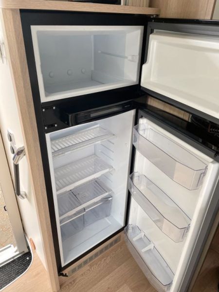 En venta Rapido 8066DF Premium Edition Blanco 2019 Madrid foto 3