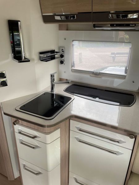 En venta Rapido 8066DF Premium Edition Blanco 2019 Madrid foto 15