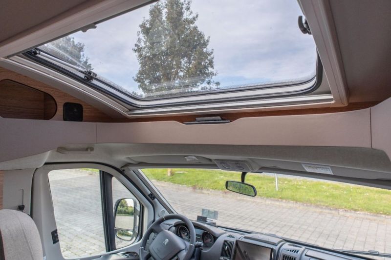 En venta Weinsberg CaraCompact 600 MEG Pepper Blanco 2022 Madrid foto 13