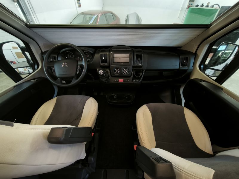 En venta Challenger 114 MAX VIP ROAD EDITION Blanco 2023 Salamanca foto 6