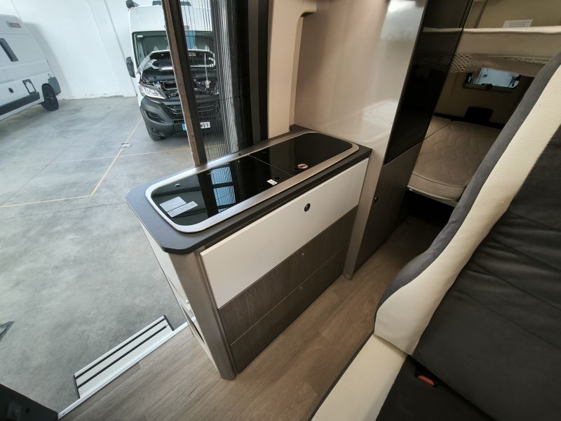 En venta Challenger 114 MAX VIP ROAD EDITION Blanco 2023 Salamanca foto 8