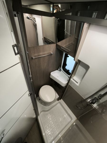 En venta Challenger 114 MAX VIP ROAD EDITION Blanco 2023 Salamanca foto 11