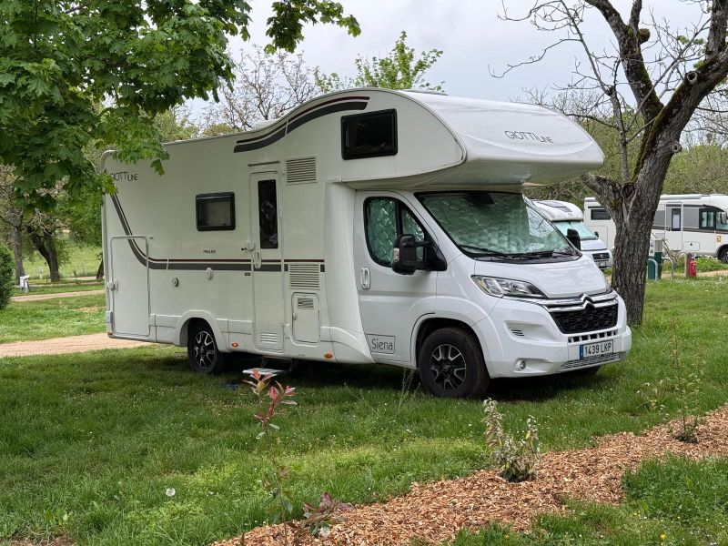 En venta Giotti LineGlobecar Siena 440 Privilege Blanco 2021 Valencia foto 1