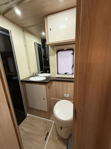 En venta Giotti LineGlobecar Siena 440 Privilege Blanco 2021 Valencia foto 11