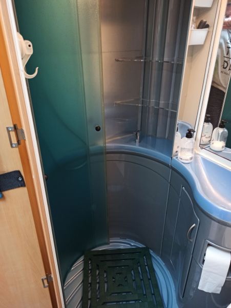 En venta Eura Mobil Ford Transit Blanco 2006 Madrid foto 10