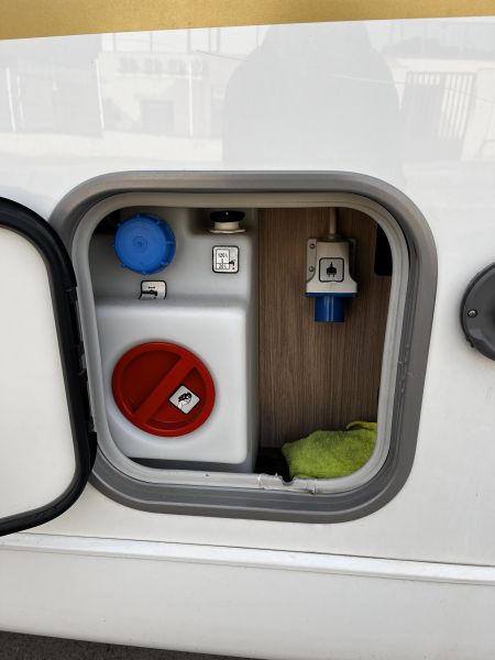 En venta Bürstner Ixeo Time 726G 60 Edition Blanco 2020 Barcelona foto 4