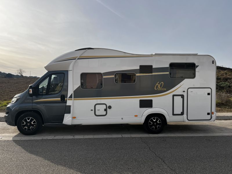 En venta Bürstner Ixeo Time 726G 60 Edition Blanco 2020 Barcelona foto 11