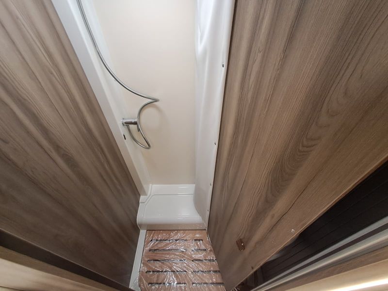 En venta Roller Team Roller Team Ford Kronos Fit 291 TL 165 CV Selekt Open Air Blanco 2026 Barcelona foto 2