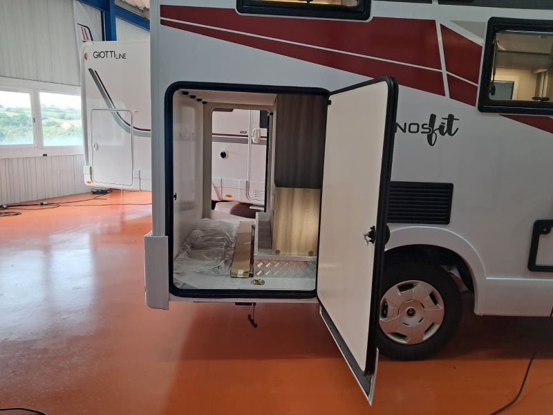 En venta Roller Team Roller Team Ford Kronos Fit 291 TL 165 CV Selekt Open Air Blanco 2026 Barcelona foto 17