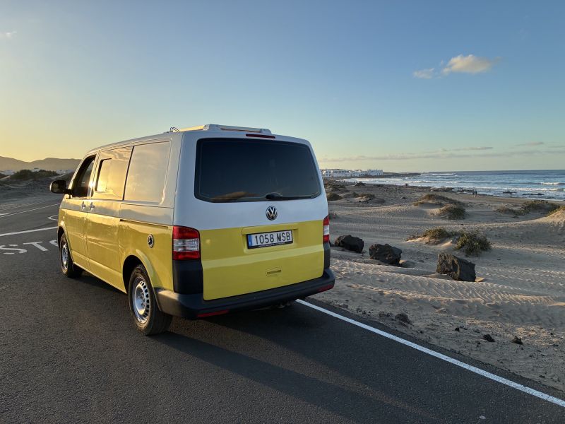 En venta Volkswagen Transporter T5 Camper Amarillo 2012 Las Palmas foto 7