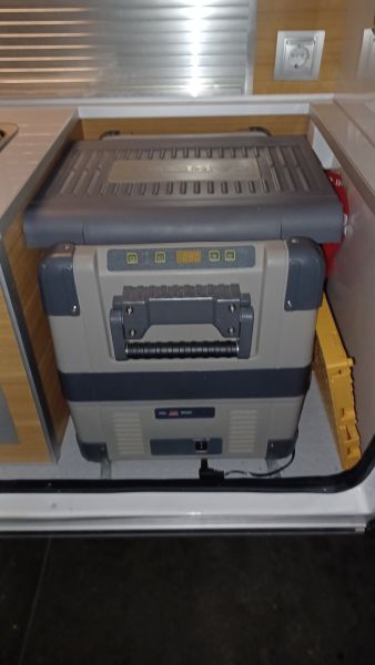 En venta Caretta caretta 1500 Blanco 2022 Barcelona foto 17