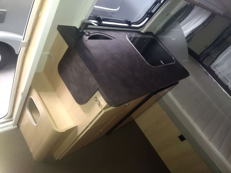 En venta Eriba 530 Touring Troll 60 Edition Blanco 2022 Asturias foto 10