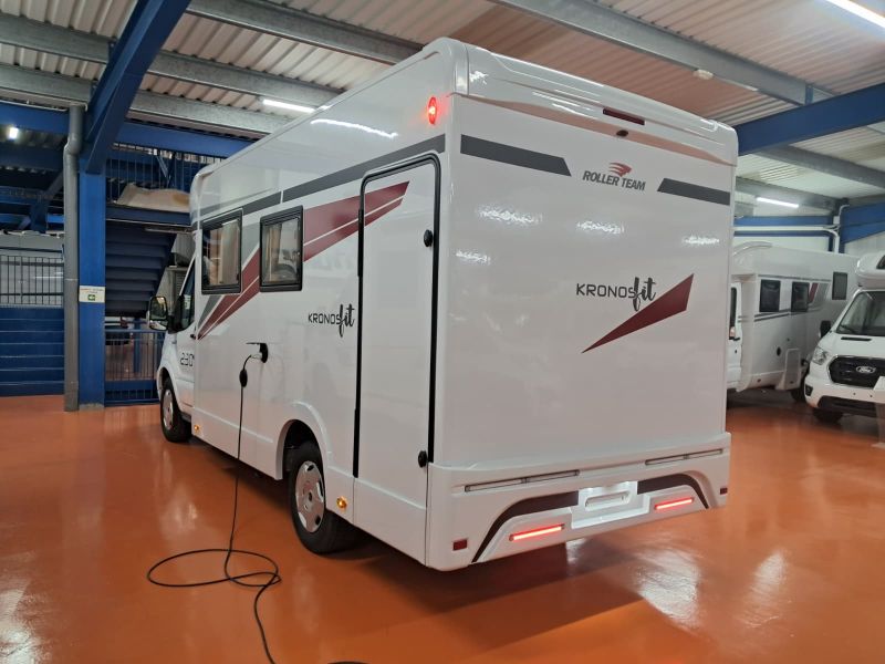 En venta Roller Team Roller Team Ford Kronos Fit 230 TL Selekt Open Air 165 CV 2026 Blanco 2026 Barcelona foto 3