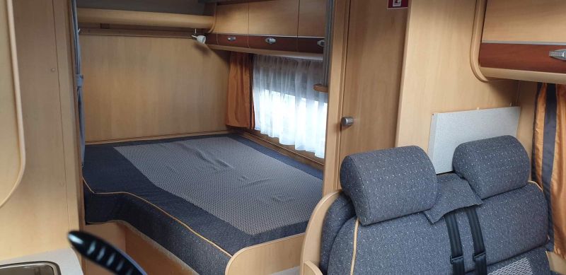 En venta Dethleffs Globebus  Blanco 2007 Madrid foto 4