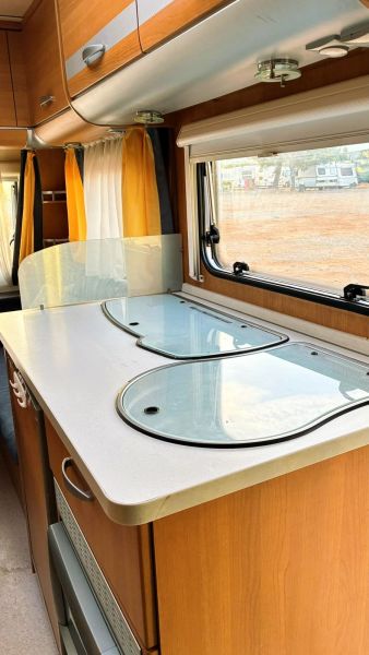 En venta Knaus 400 SPORT LK Blanco 2007 Valencia foto 5