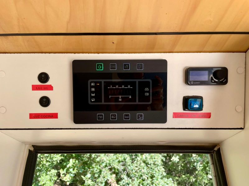 En venta Four-Wheel Camper Toyota Hilux Gris 2011 Madrid foto 13