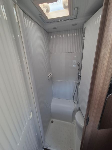 En venta Carado V337 Blanco 2023 Pontevedra foto 7